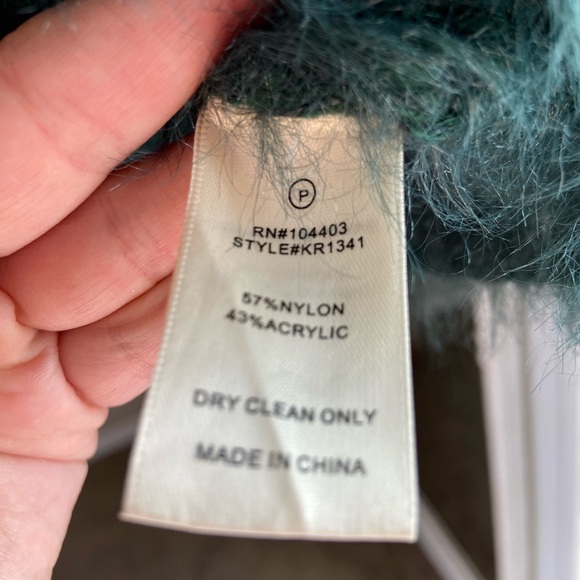 JOA V neck Pullover Teddy Eyelash Fuzzy Sweater - Picture 4 of 4